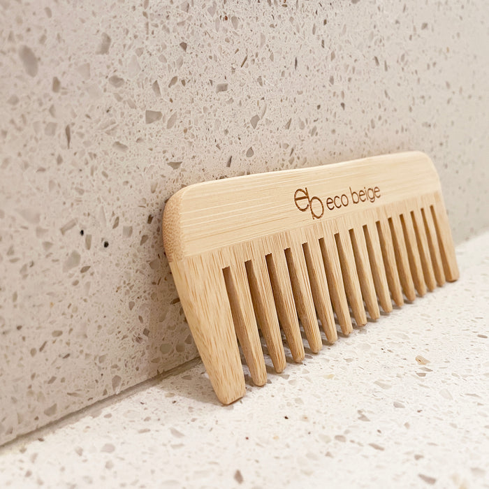 A natural wide tooth bamboo comb that is perfect for all types of combing. Perfect for wavy hair, wet hair, or even a beard! The size is perfect for travel and easy to storage anywhere!