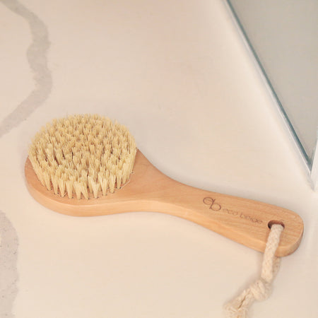 Eco-friendly dry skin brush made of hemp and wood.