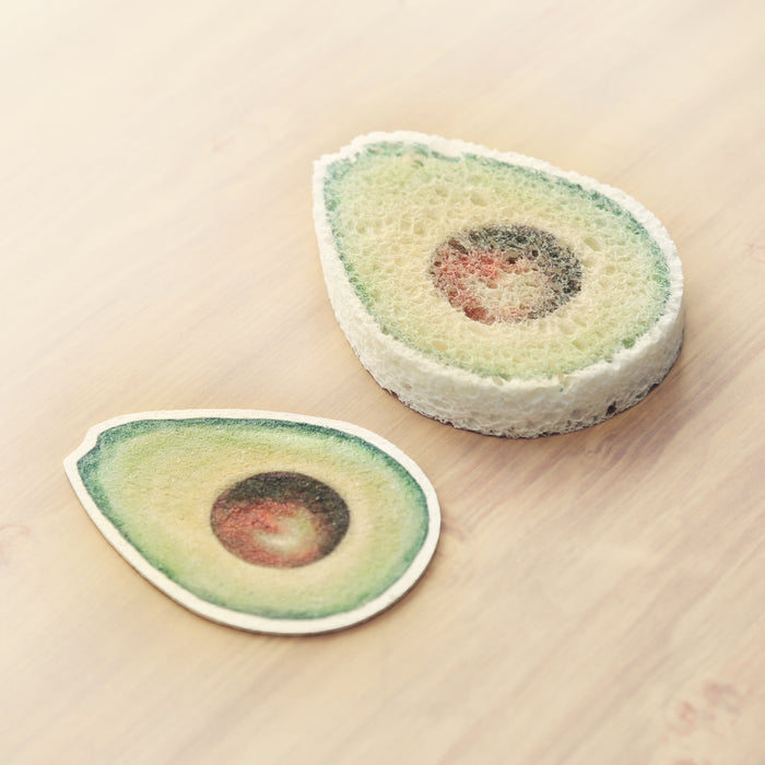 This fun avocado sponge is all natural and pops up when exposed to water. The sponge is made of FSC-certified wood cellulose. It is plastic-free and fully compostable! Use this guilt-free sponge to wash dishes, clean bathtubs, or anything!