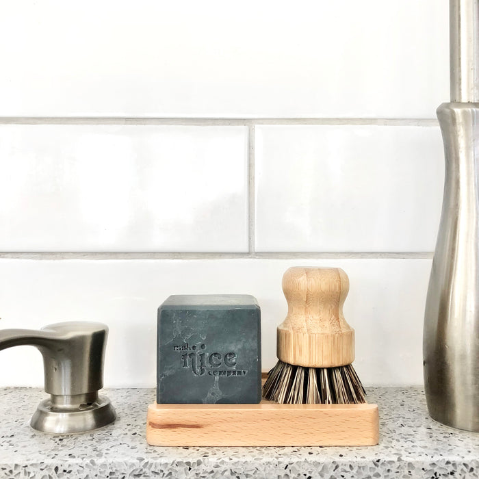 https://ecobeige.com/cdn/shop/products/make-nice-company-ecofriendly-charcoal-solid-dish-soap-tone-black-dish-block-kitchen-cleaning-sustainable-compostable-organic-chemical-free-plastic-alternative-vancouver-Eco-Beige-4_700x700.jpg?v=1627256603